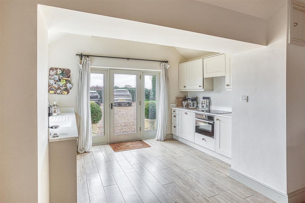 Property photo 2 of 13 316A1387_Hdr.Jpg