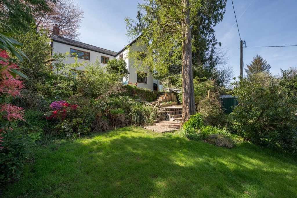 Property photo 1 of 32
