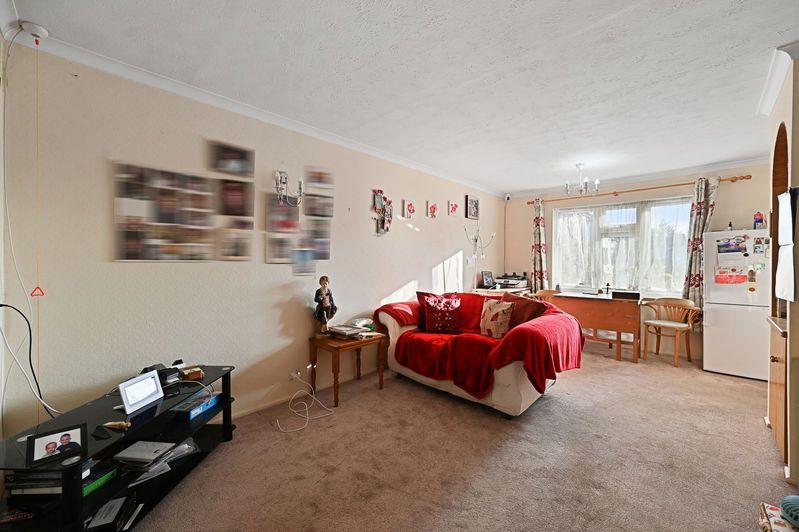 Property photo 3 of 9 Photo 7