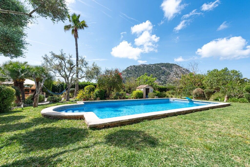 Property photo 2 of 20 Pool (1)
