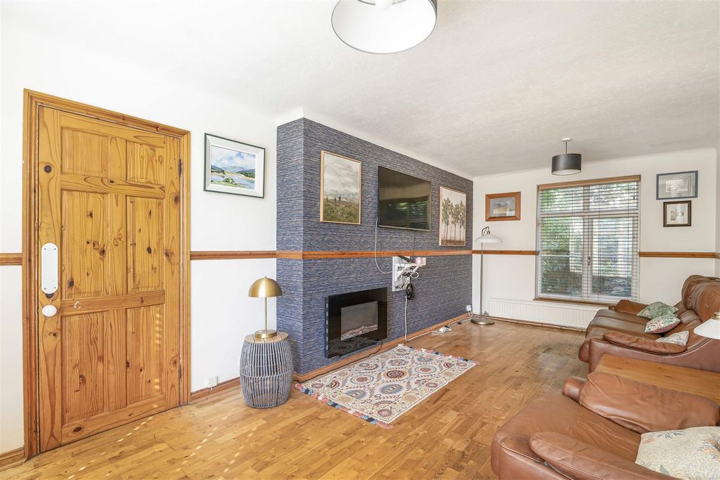 Property photo 2 of 24 9_64682.Jpg