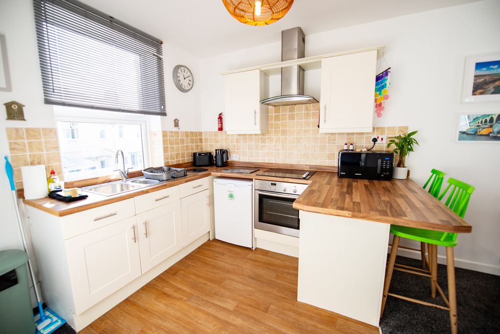 Additional image 4 of 1 bed flat to rentMayfield Road, Newquay TR7