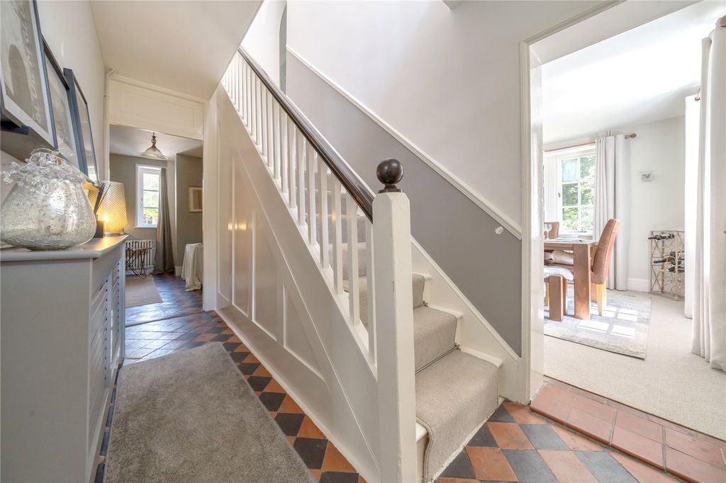 Property photo 3 of 22 Entrance Hallway