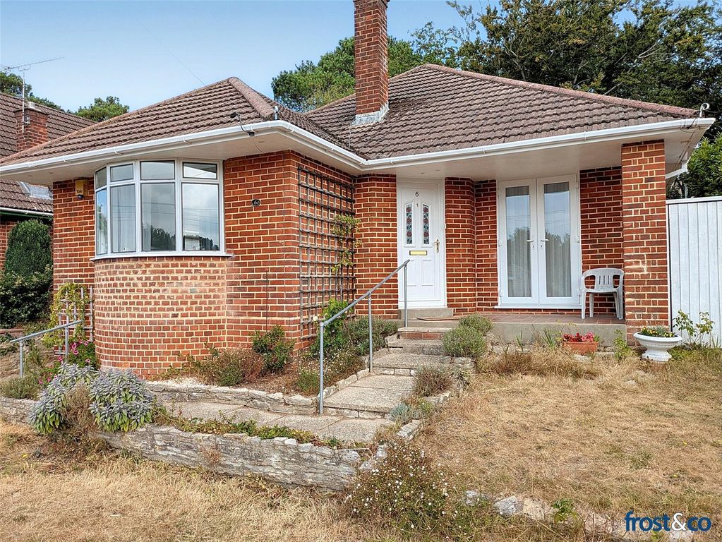Property photo 2 of 16 Inverclyde Road