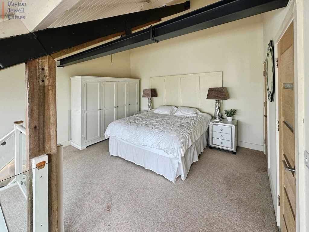Property photo 3 of 11 Not Specified