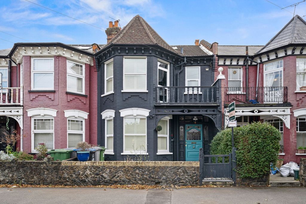 Property photo 2 of 16