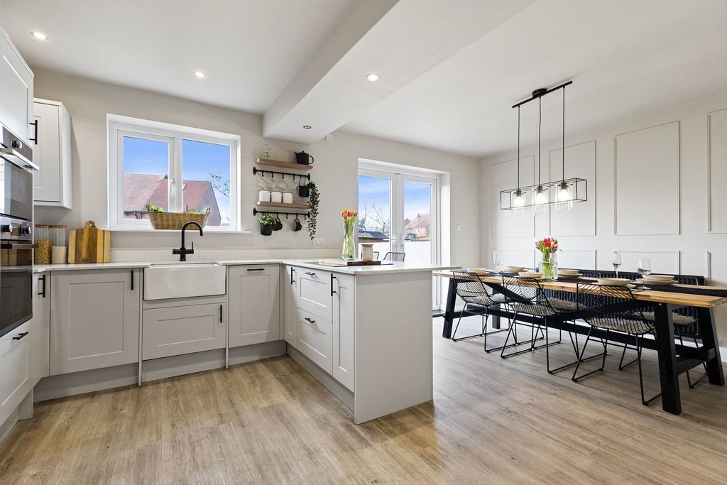 Property photo 3 of 28