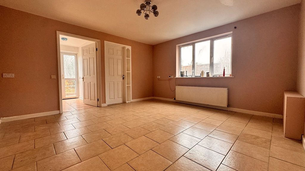 Property photo 1 of 6 Bright, Tiled Living Room With Large Window...