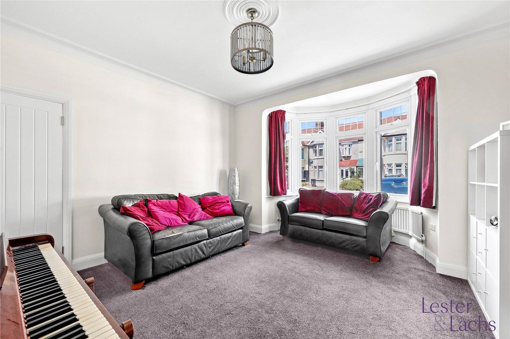 Property photo 3 of 26 Picture No. 09
