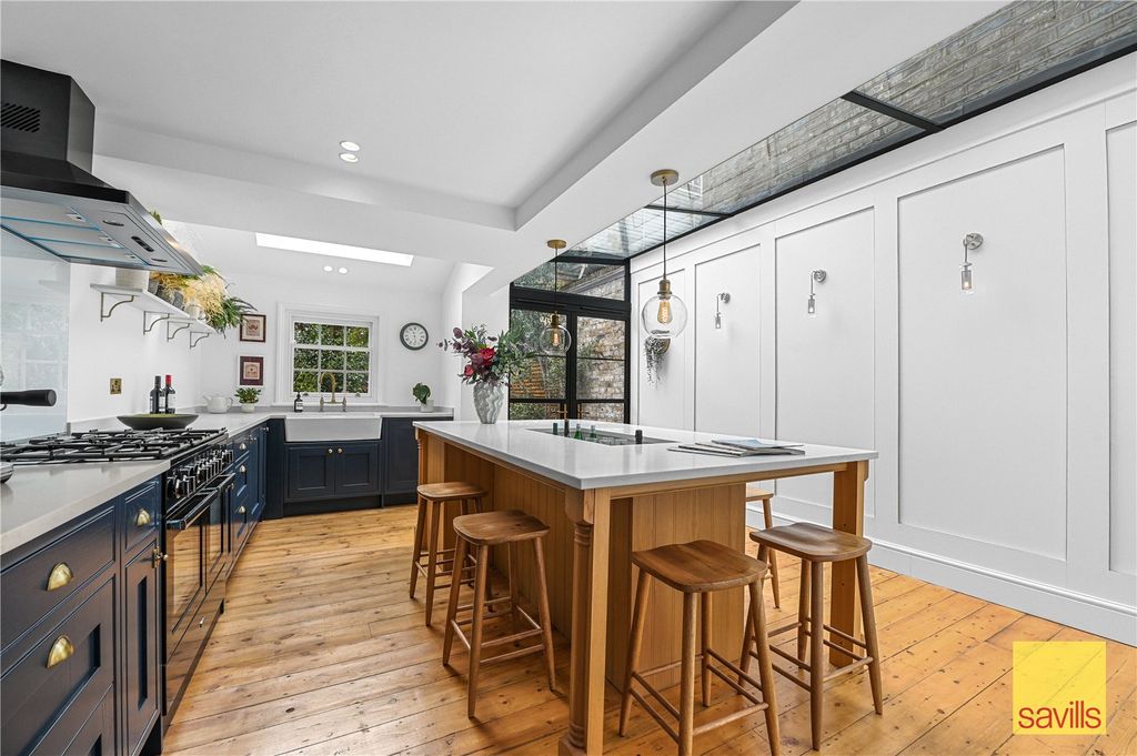 Property photo 2 of 23 Kitchen