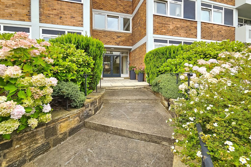 Property photo 3 of 22