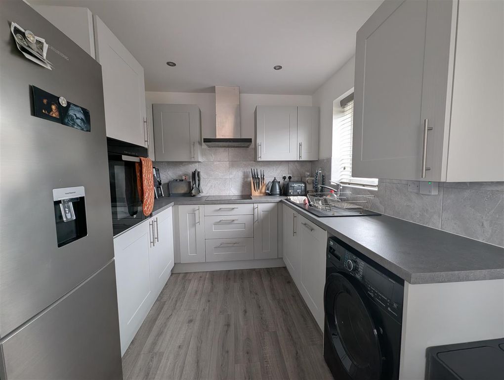 Property photo 3 of 13 Kitchen / Diner