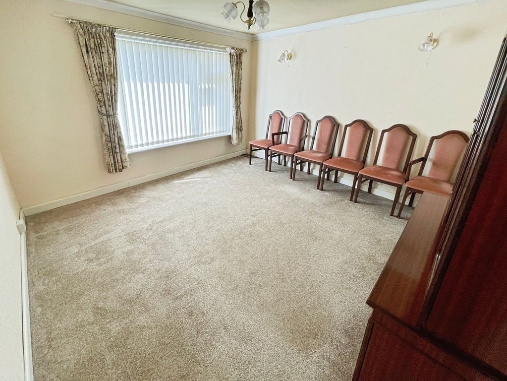 Property photo 3 of 15 Dining Room