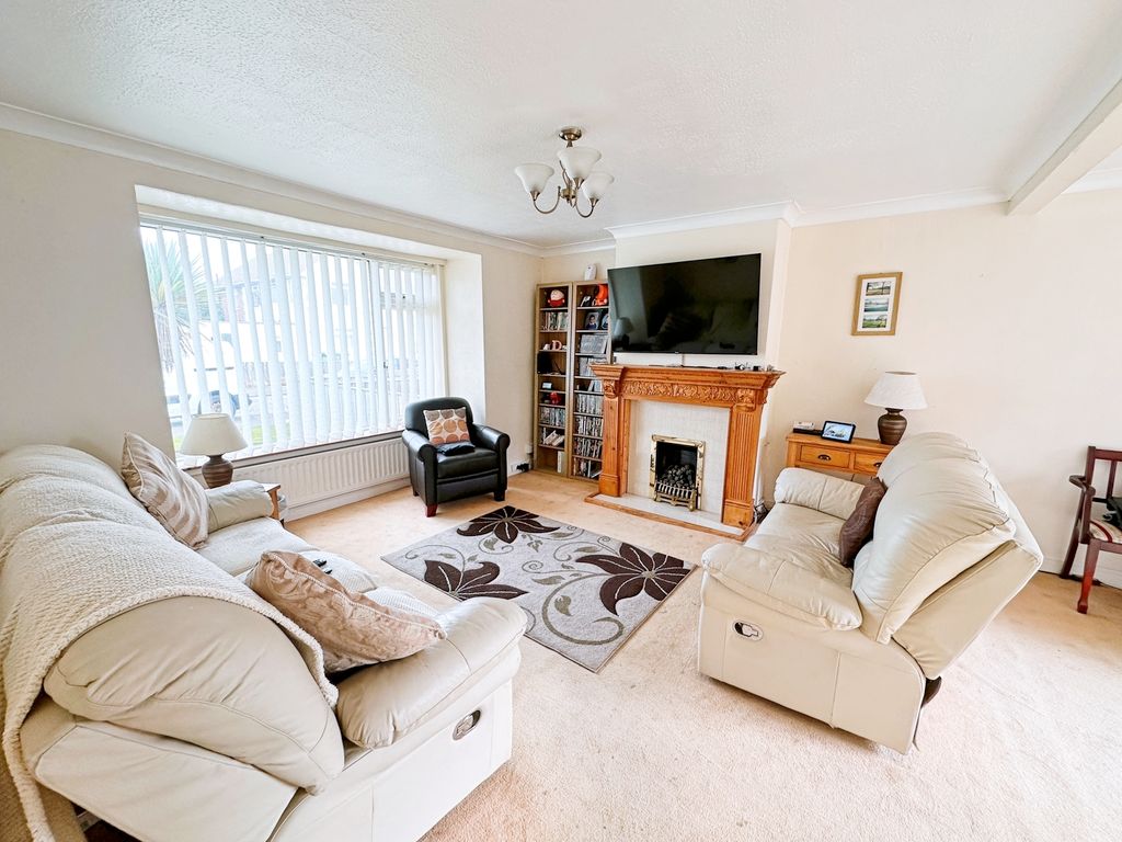 Property photo 2 of 31