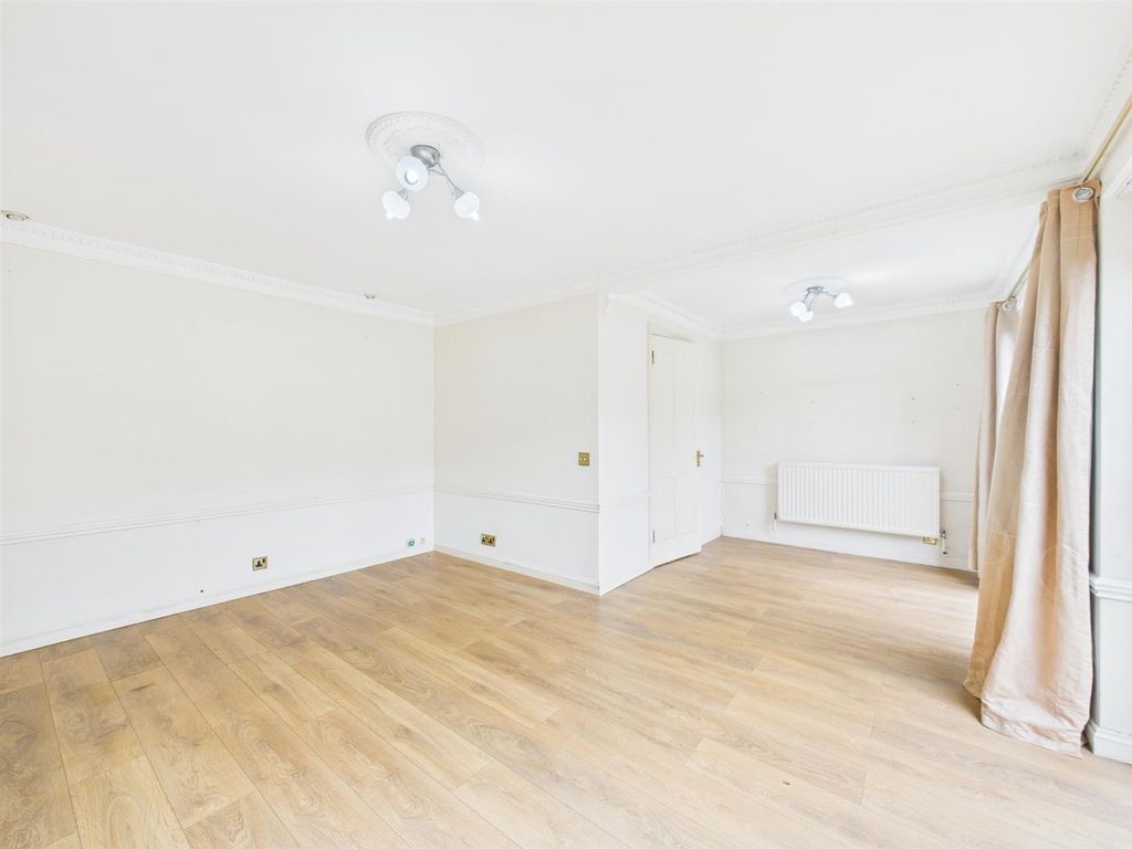 Property photo 3 of 9 Cam05080G0-Pr0202-Still002.Jpg