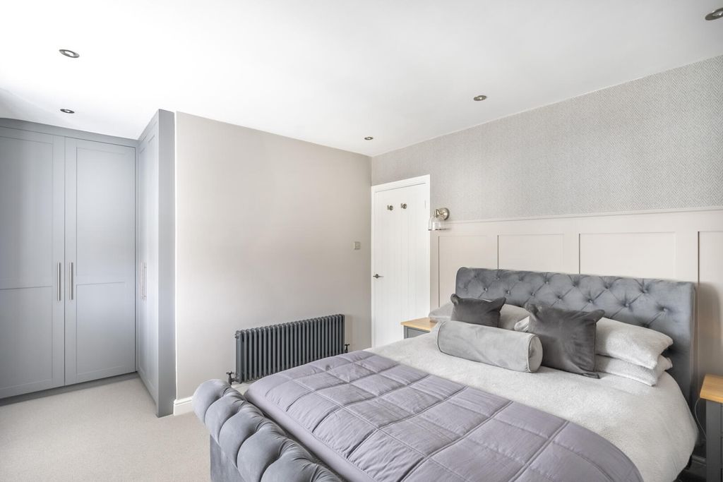 Property photo 3 of 12 Bedroom