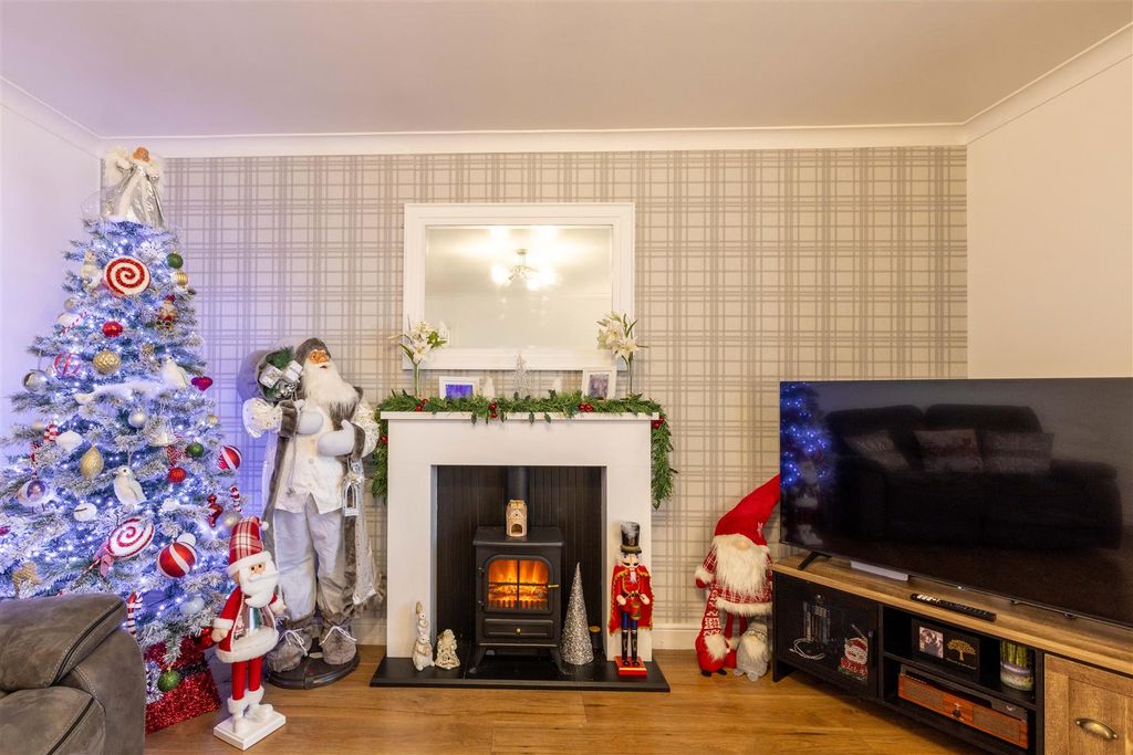 Property photo 3 of 19 S003.Jpg