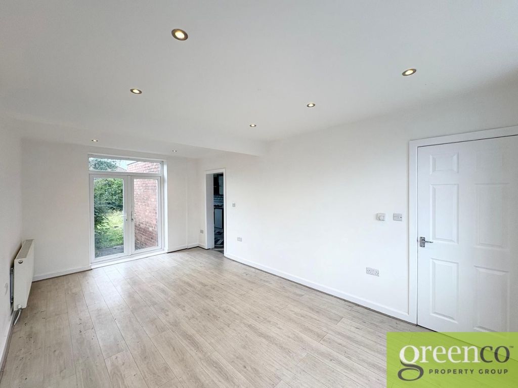 Property photo 3 of 32