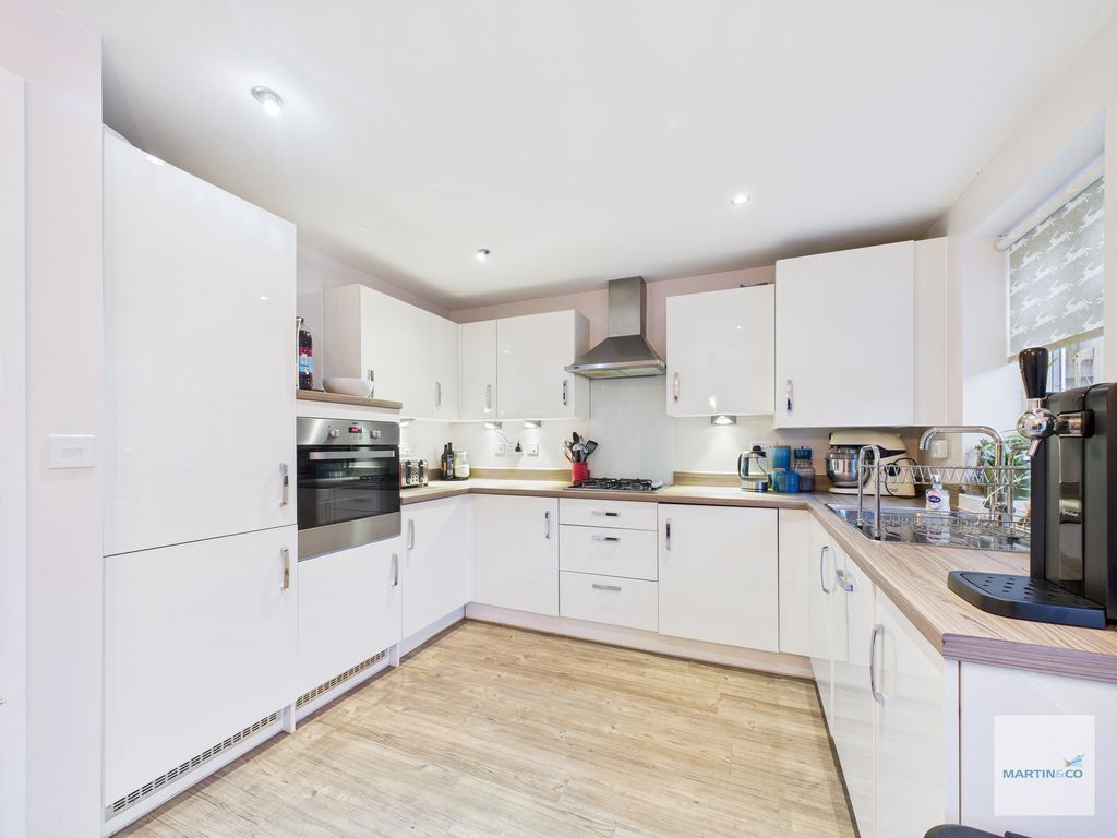 Property photo 2 of 21 Cam03394G0-Pr0427-Still006