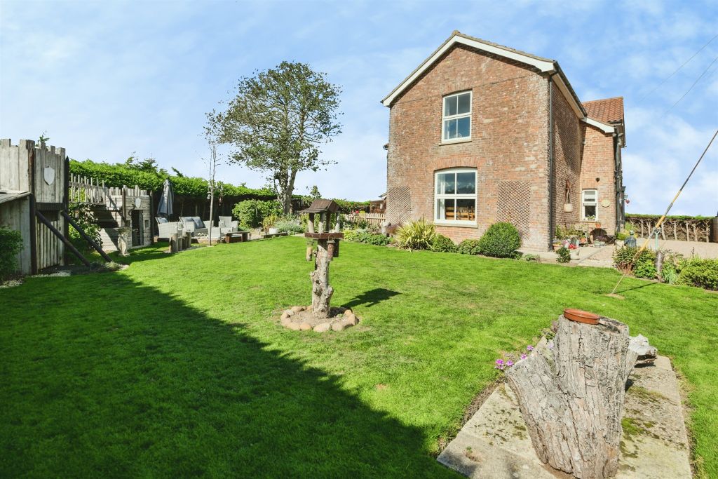Property photo 1 of 31