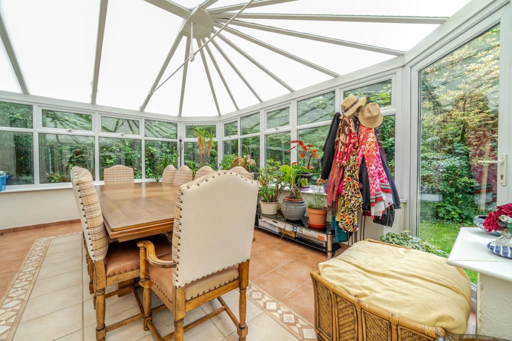 Property photo 3 of 21 Conservatory