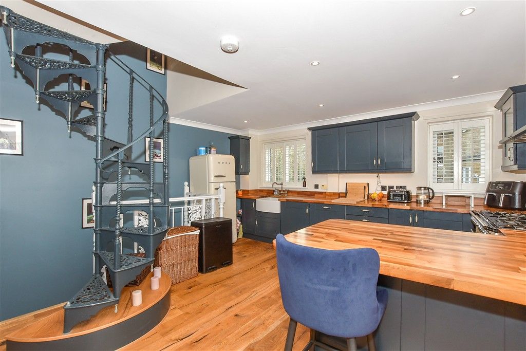 Property photo 1 of 14 Kitchen/Breakfast Room