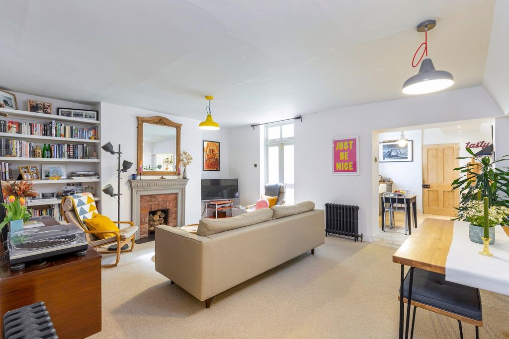 Property photo 2 of 17 Living Room