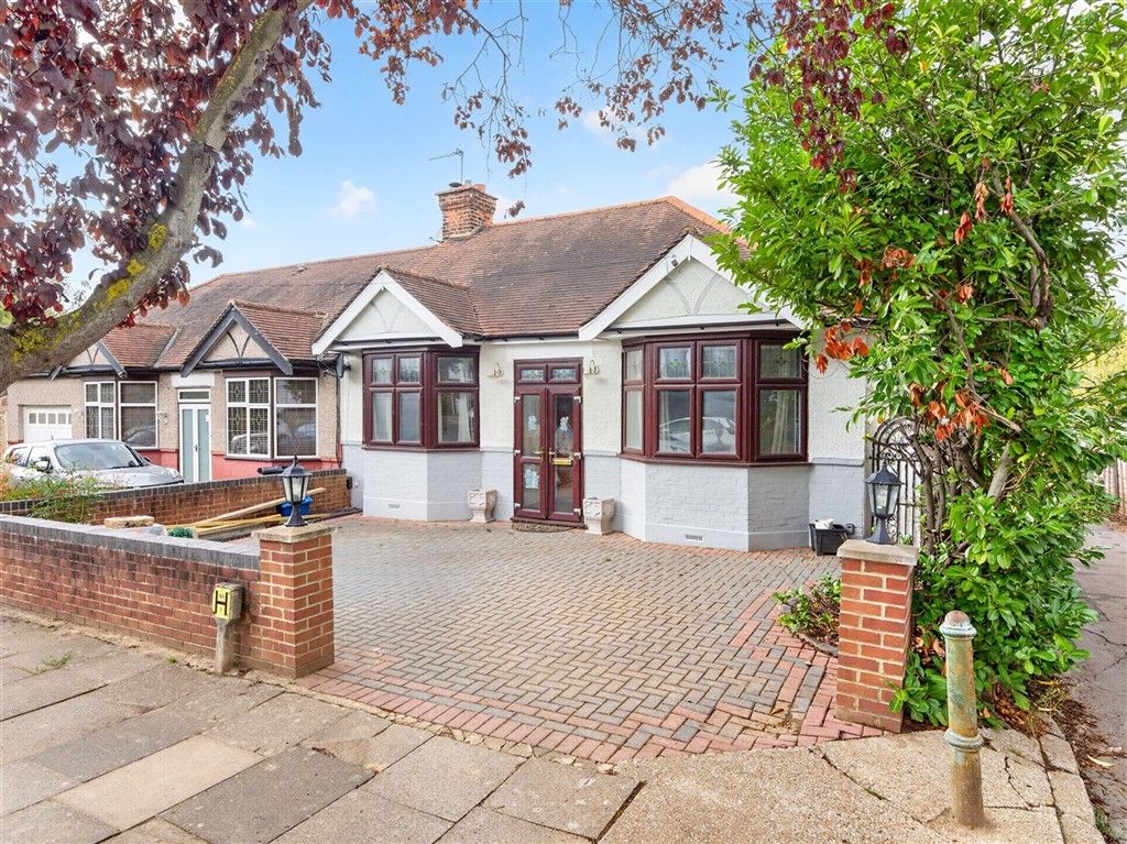 Property photo 1 of 14 External