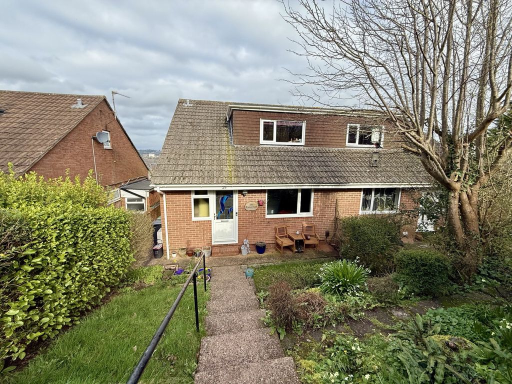 Property photo 1 of 18 Photo 17