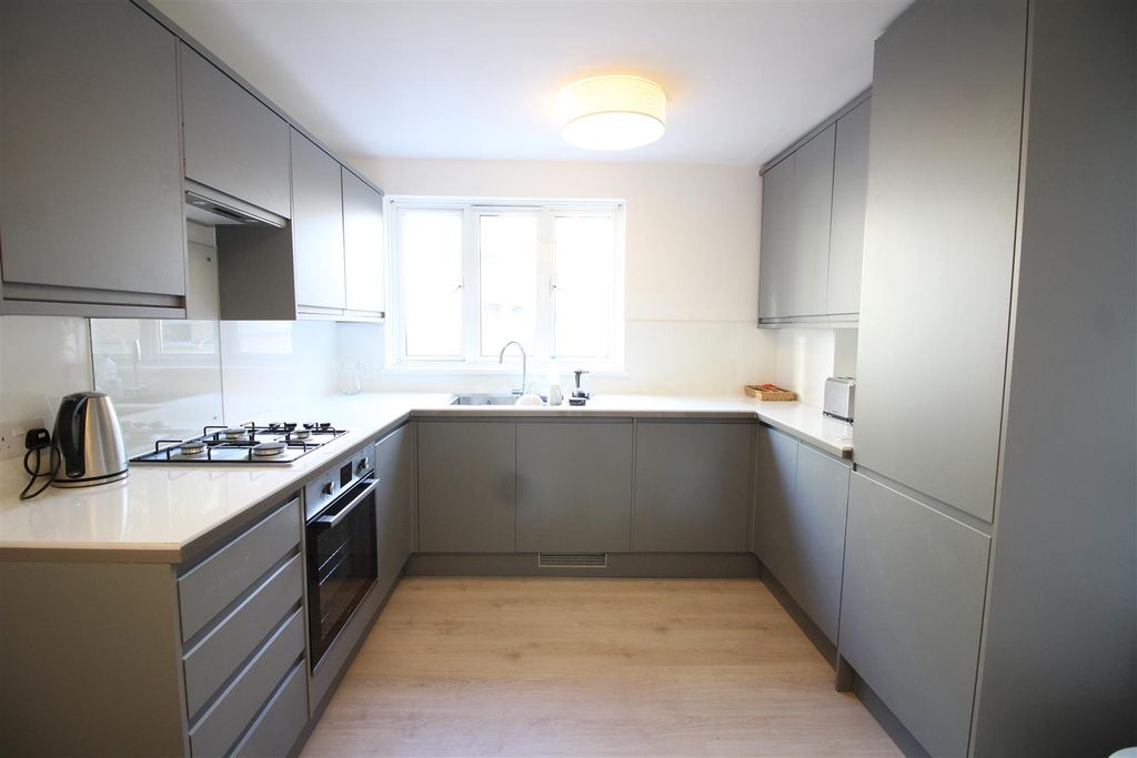 Property photo 3 of 11 Img_8211.Jpg