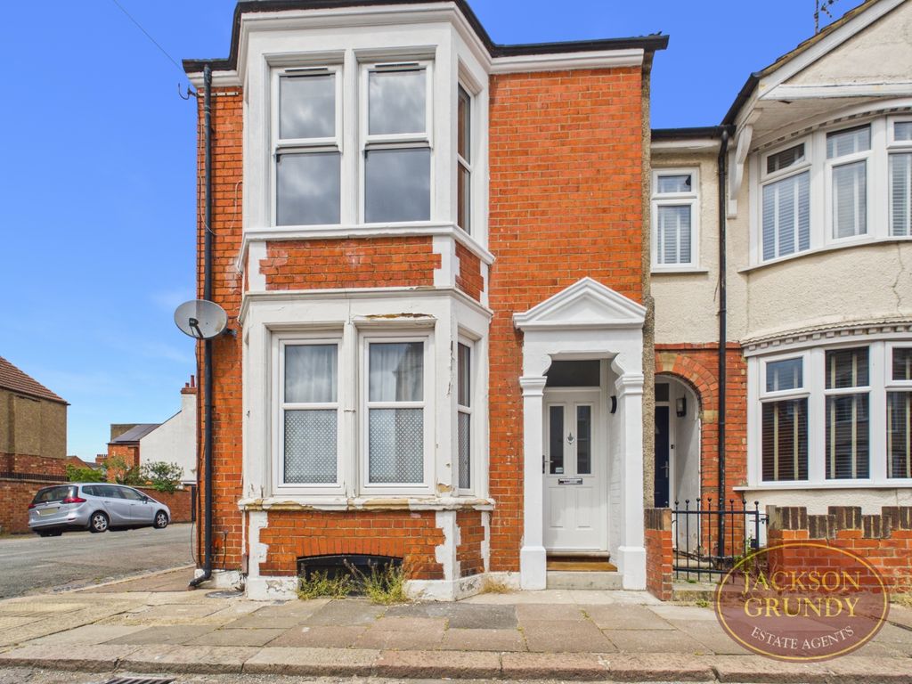 Property photo 1 of 9 King Edward Road