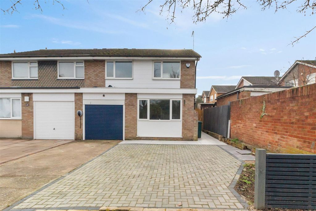 Property photo 1 of 10 2G Park Way N20 0Xp-12.Jpg