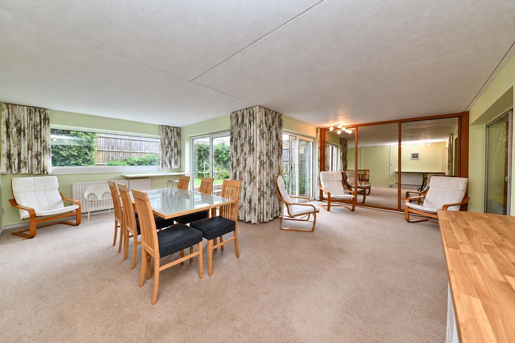Property photo 3 of 20 Family Room.Png