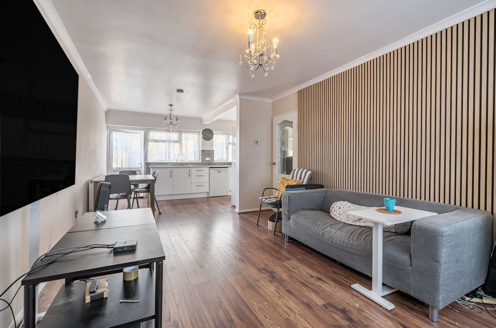 Property photo 3 of 15 1372223-3-68Fba41...