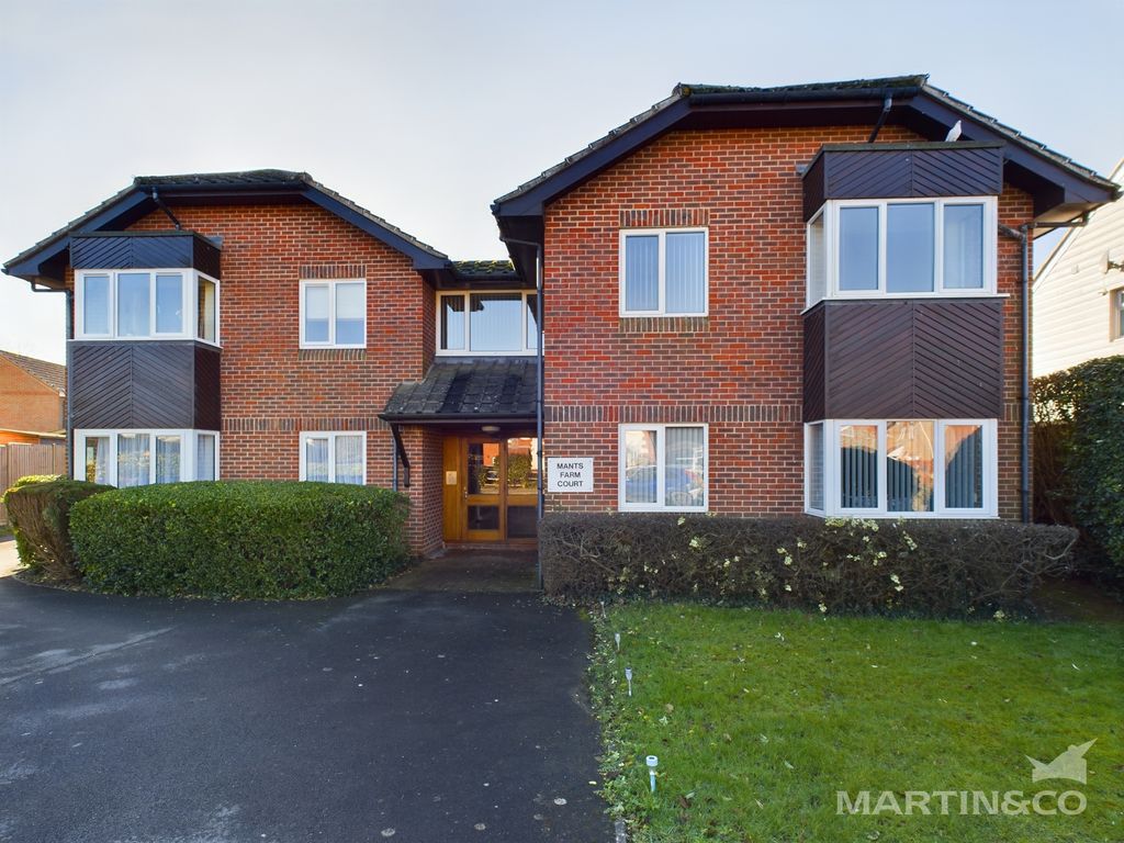 Property photo 1 of 8 Cam02456G0-Pr0115-Still016