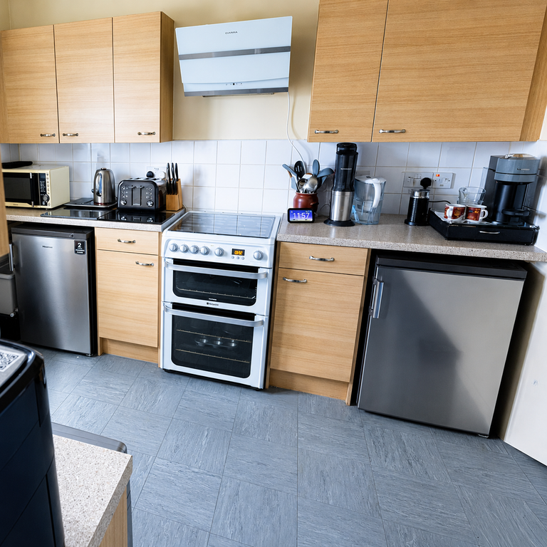 Property photo 3 of 5 640B6830-F81c-4d2c-B436-A33324Ab22d9