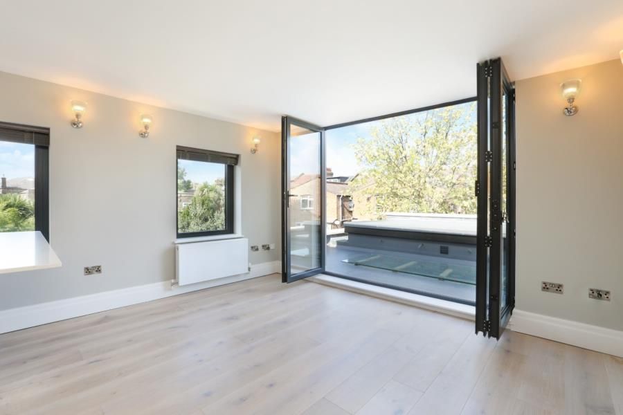 Property photo 3 of 9