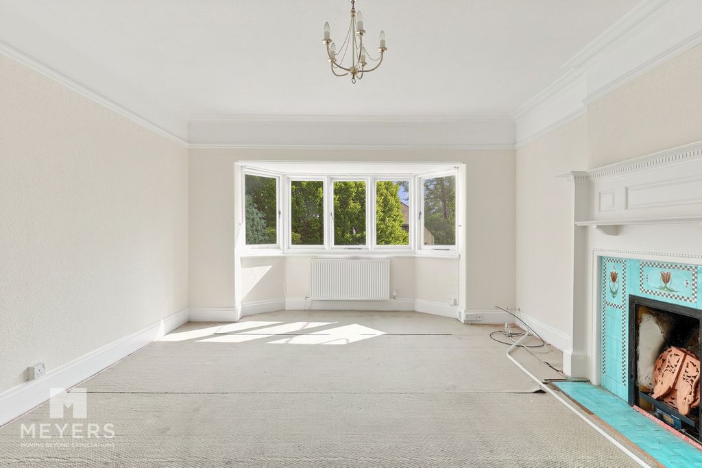 Property photo 3 of 31
