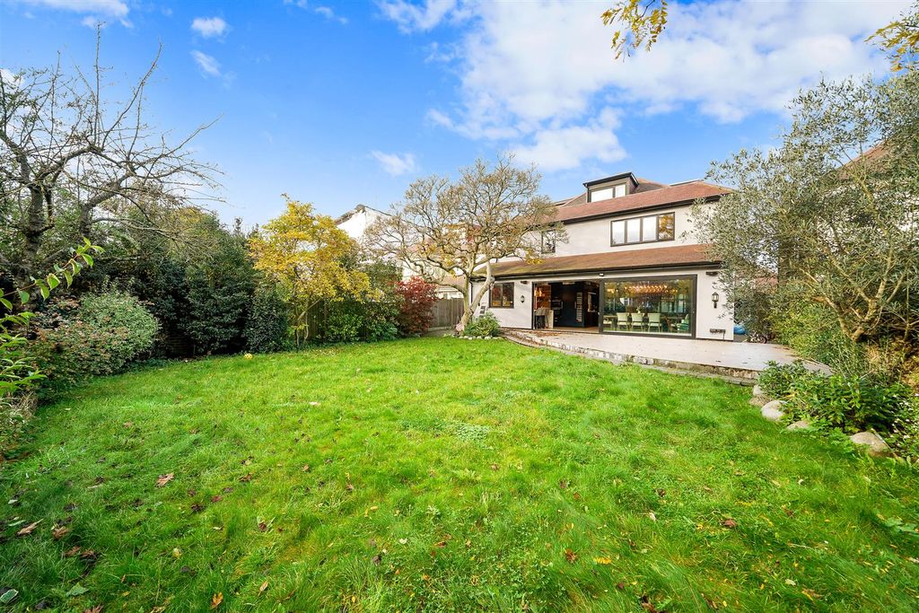 Property photo 2 of 14