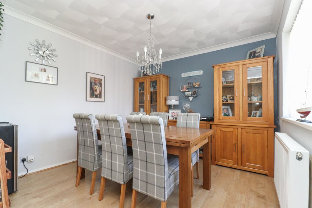 Property photo 3 of 16 Picture 3