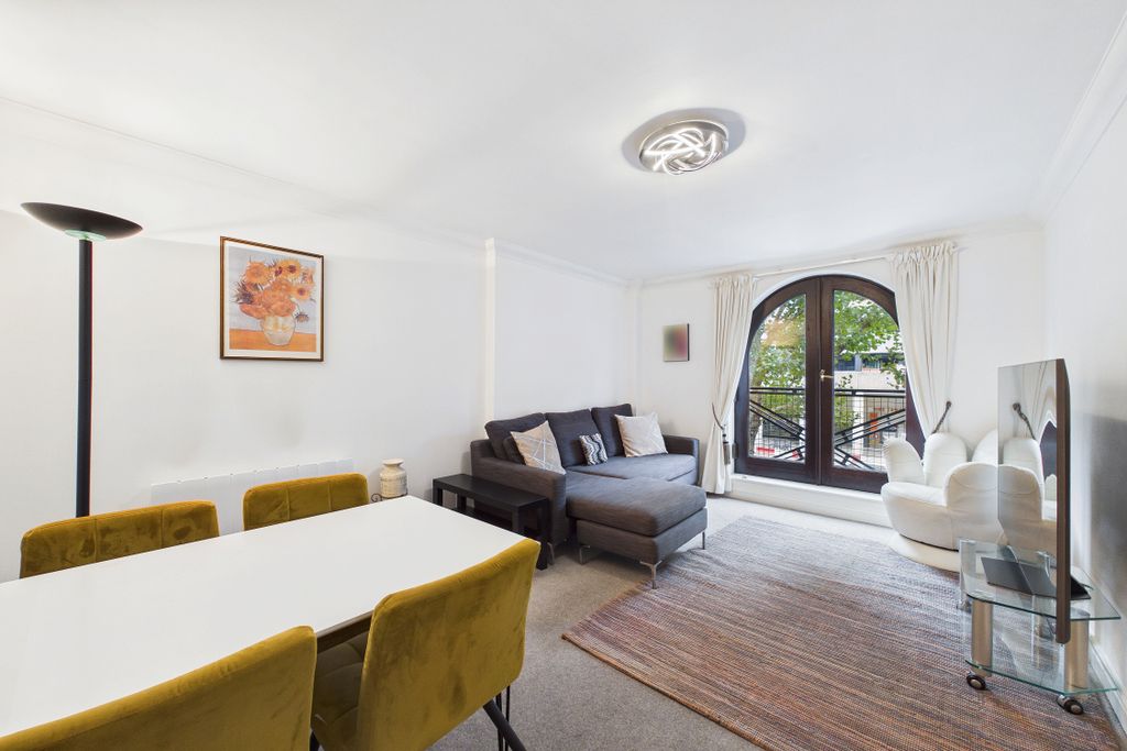 Property photo 2 of 30