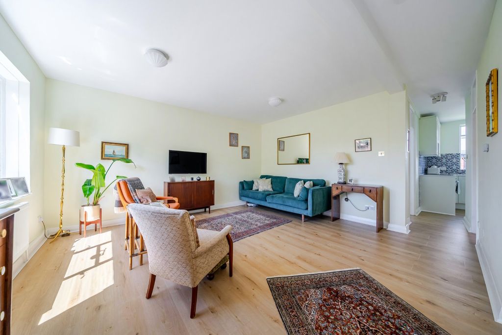 Property photo 2 of 14 Picture No. 04