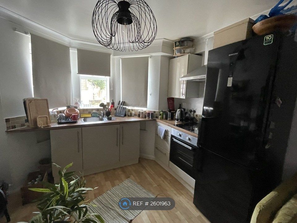 Property photo 2 of 7 Kitchen