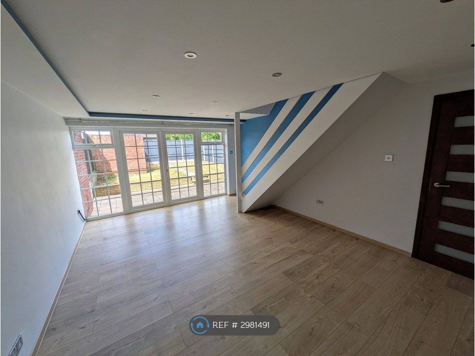 Property photo 2 of 18 Living Room
