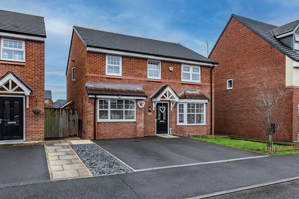 Property photo 1 of 32