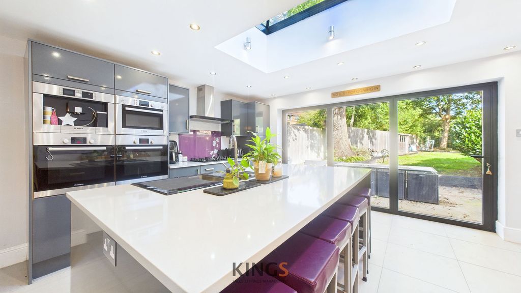 Property photo 3 of 19 Kitchen/Diner