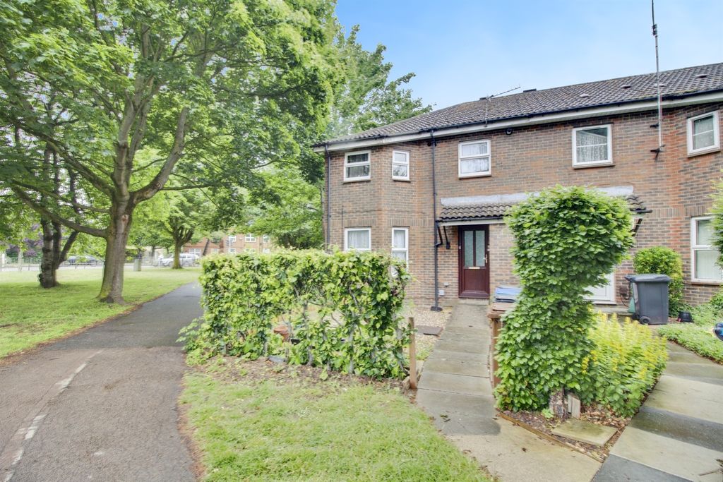 Property photo 1 of 11