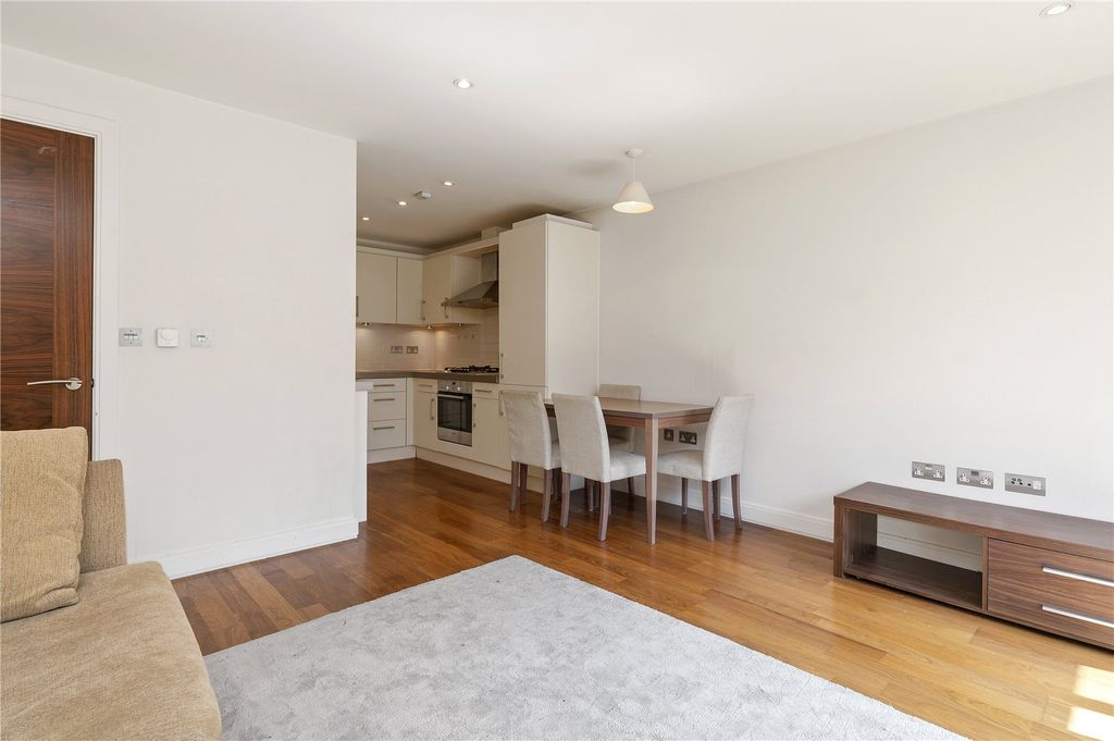 Property photo 1 of 17 Reception/ Kitchen