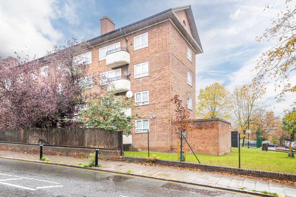 Property photo 2 of 8