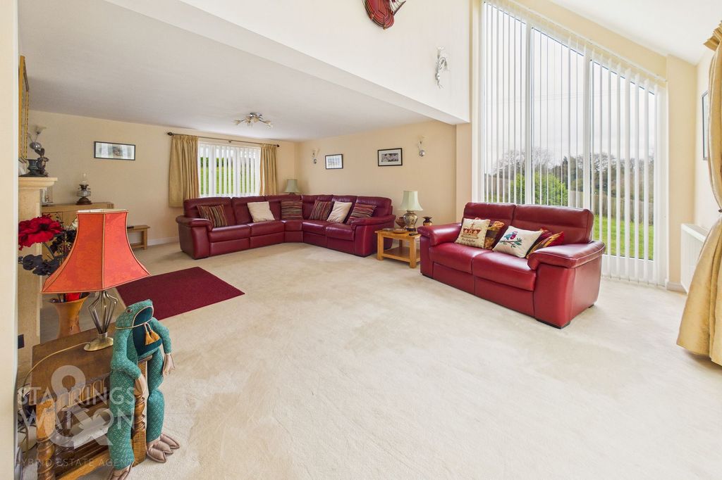 Property photo 3 of 45